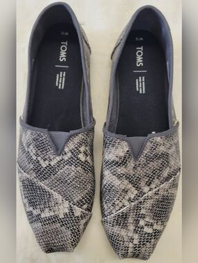 TOMS Alpargata Slip On Shoes Womens 12 Snake Print Gray Black Canvas Flats